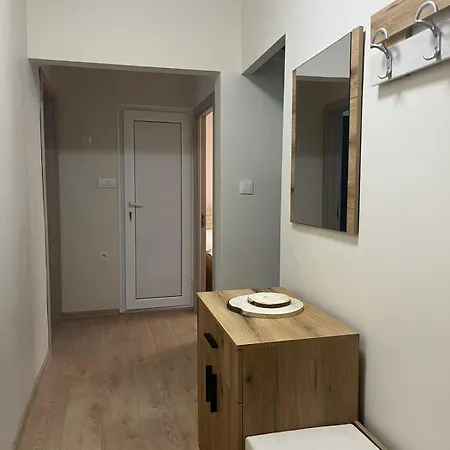 Apartment Deni's By The Sea - *