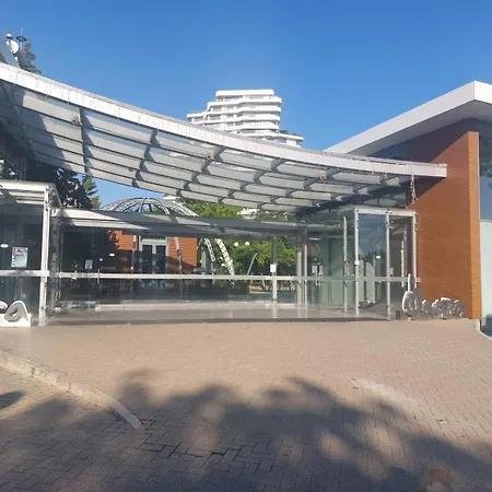 아파트 Deni's By The Sea - *